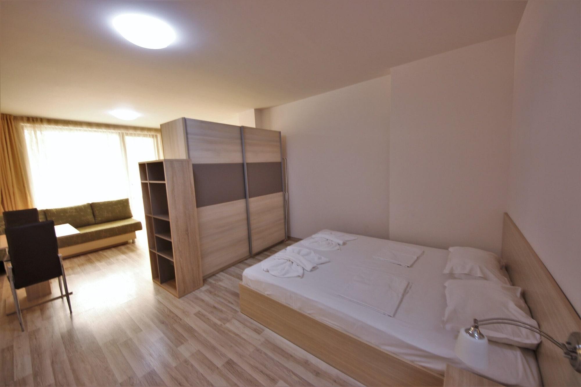 Menada Tarsis Apartments ซันนีบีช ภายนอก รูปภาพ